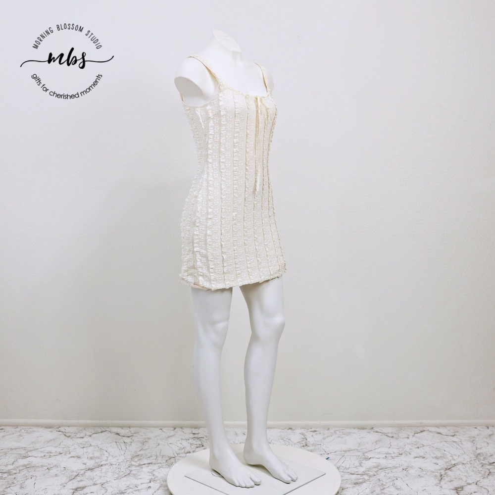 NWOT Sky‎ to Moon Textured Ruffle Coquette Romantic Mini Dress Cream Women L